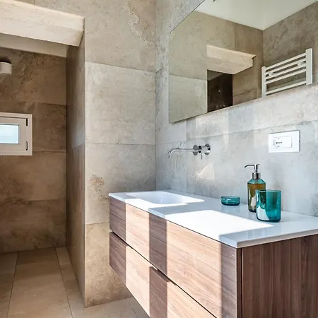 Villa Palazzo Biscilia With Private Pool - Happy *